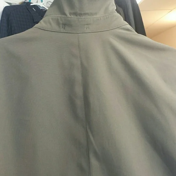 Barneys New York Rain Coat Olive XL